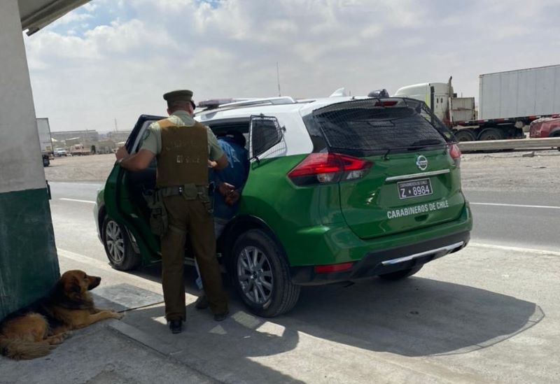 #Antofagasta| Carabineros detiene a cuatro sujetos por robo a minera. # ...